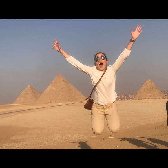 Meet your Posher, Laurie - Picture 1 of 3